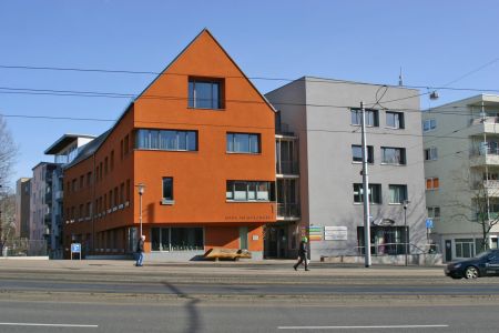 Fassade gedämmt, verputzt, gestrichen
