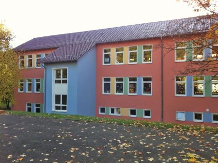 Fassade gedämmt, verputzt, gestrichen