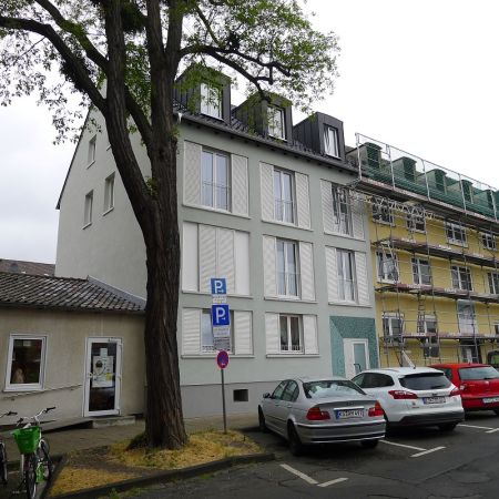 Fassade gedämmt, verputzt, gestrichen